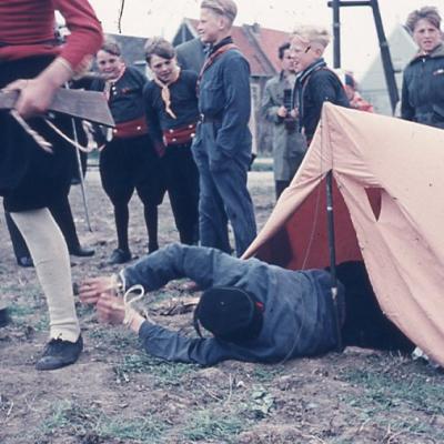 002 Gevangenen In De Tent Kopie