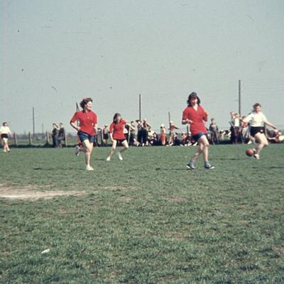 070 30 April 1958 Damesvoetbal