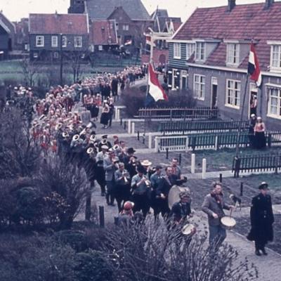 079 30 April 1956 De Optocht Muziek Kopie