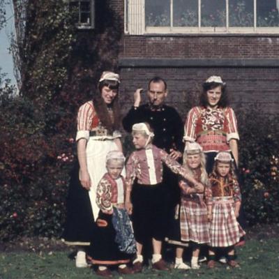 103 17 Oktober 1957 In De Tuin Voor Dijksluiting