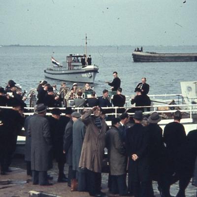 112 17 Oktober 1957 Dijksluiting Het Wilhelmus Klinkt